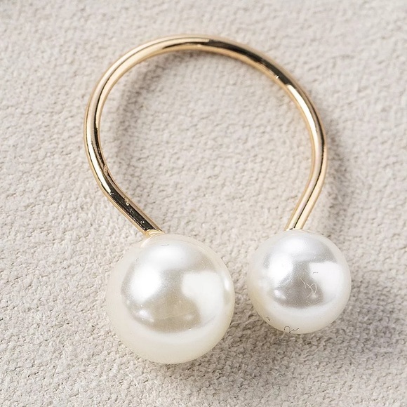 🔴5/$15🔴CLEARANCE Two Pearl Gold Simple Ring NEW - Picture 3 of 15